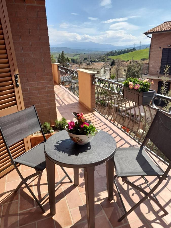 Un Passo Alla Volta Torrenieri 外观 照片